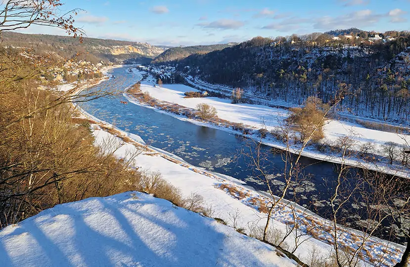 Eisschollen auf der Elbe