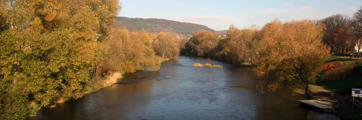 Saale an der Stadt Jena